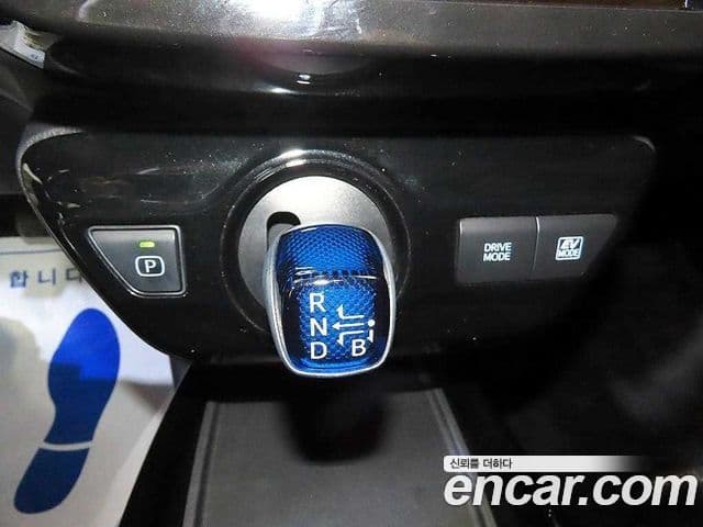 Toyota Prius 2022 — Şəkil 14/19