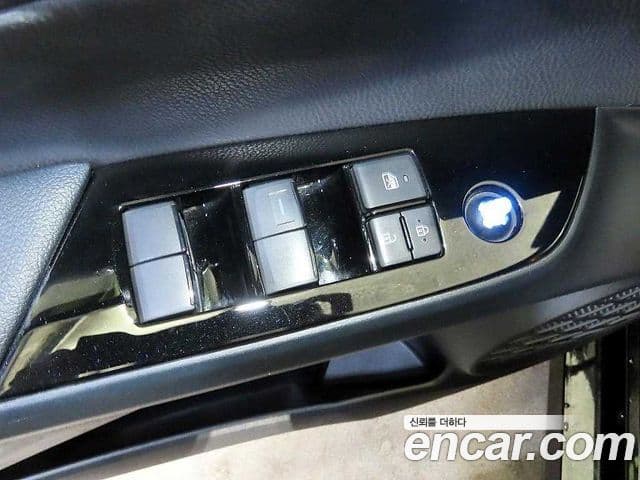 Toyota Prius 2022 — Şəkil 18/19