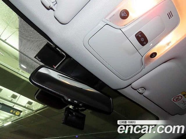 Toyota Prius 2022 — Şəkil 17/19