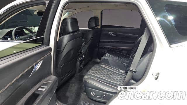 Genesis GV80 2023 — ფოტო 17/20