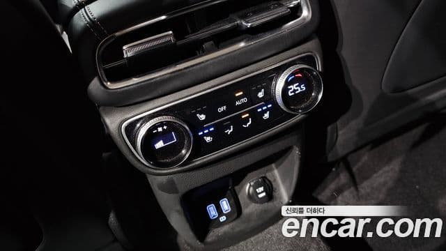 Genesis GV80 2023 — ფოტო 18/20