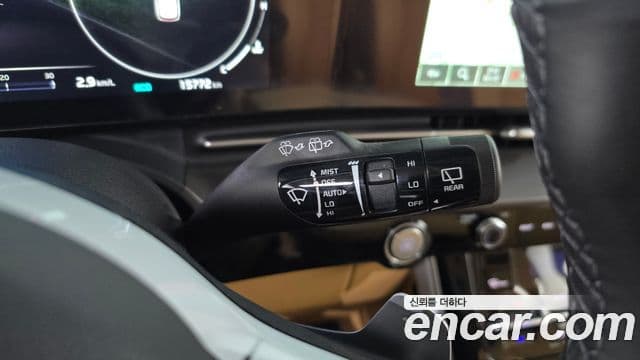 Kia Carnival 2021 — Şəkil 17/20