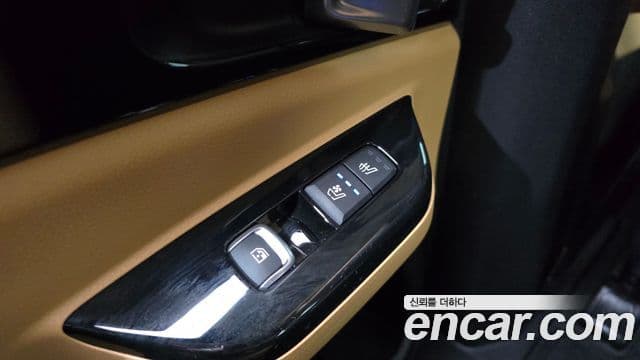 Kia Carnival 2021 — Şəkil 18/20