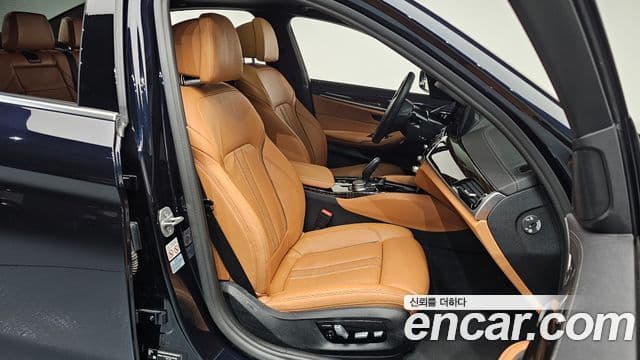 BMW 5 Series 2022 — Şəkil 10/20