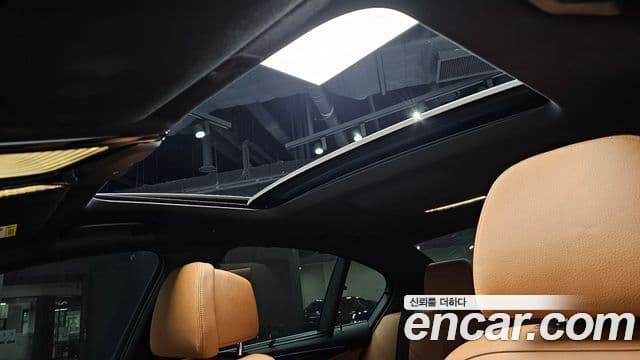 BMW 5 Series 2022 — Şəkil 17/20