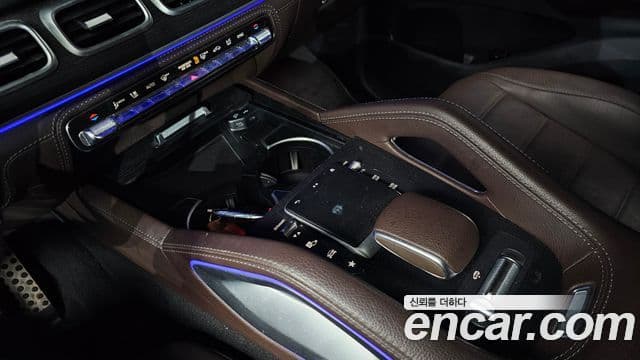 Mercedes-Benz GLS-Class 2022 — Photo 8/20