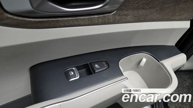 Kia Sorento 2020 — ფოტო 19/20