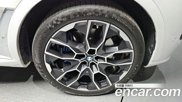 BMW X7 2023 — ფოტო 5/20
