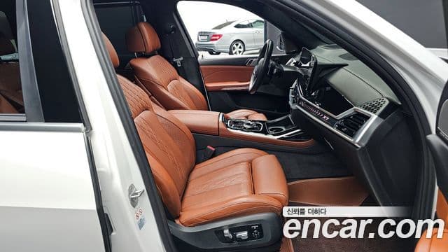 BMW X7 2023 — ფოტო 10/20