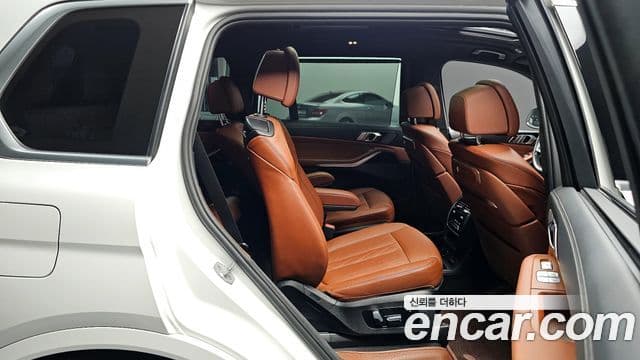 BMW X7 2023 — ფოტო 11/20