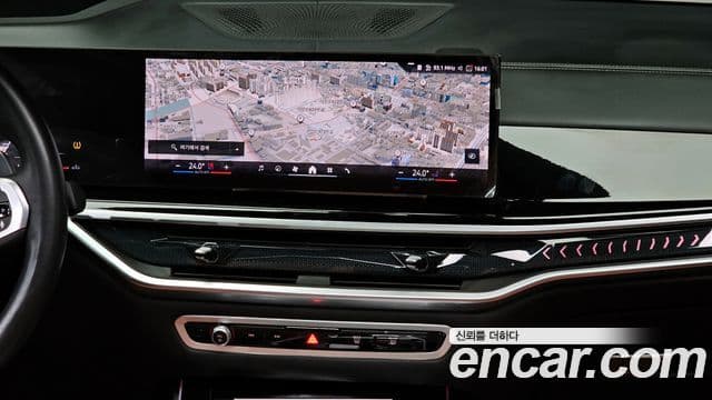 BMW X7 2023 — ფოტო 14/20