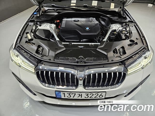 BMW 5 Series 2022 — Photo 11/20