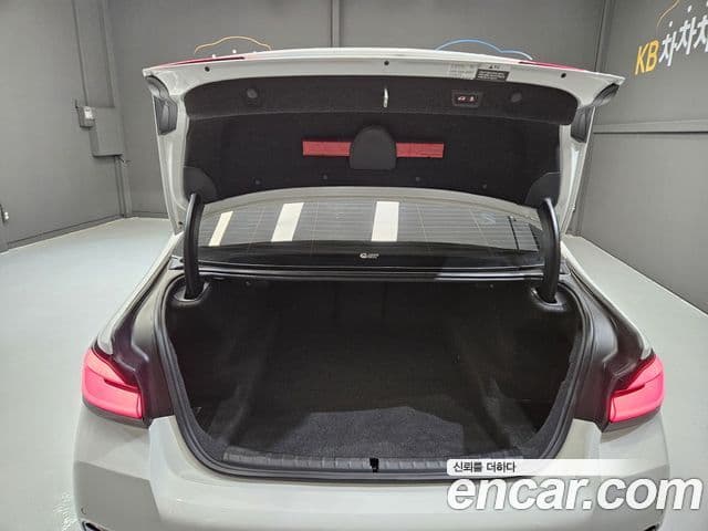 BMW 5 Series 2022 — Photo 16/20