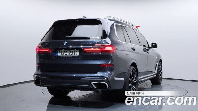 BMW X7 2021 — Photo 2/20