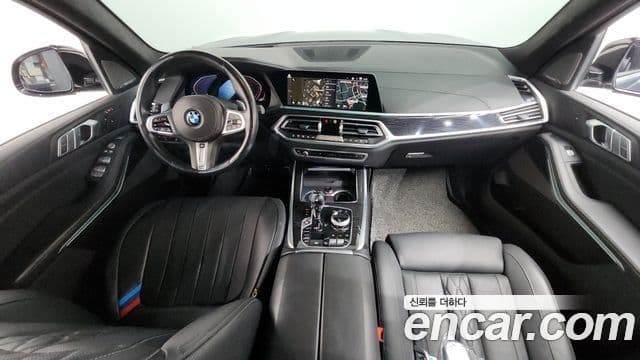 BMW X7 2021 — Photo 8/20