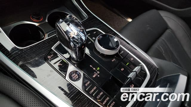 BMW X7 2021 — Photo 14/20