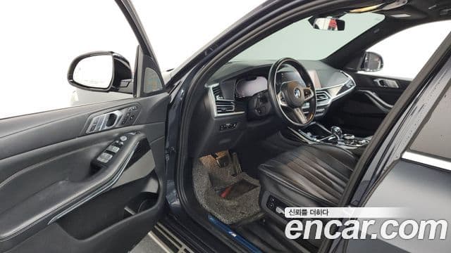BMW X7 2021 — Photo 19/20