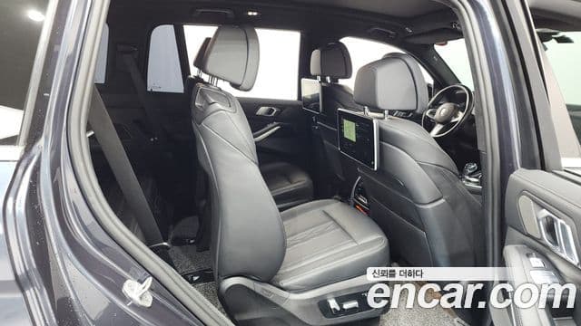BMW X7 2021 — Photo 10/20