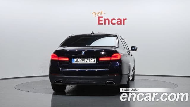 BMW 5 Series 2022 — ფოტო 4/20
