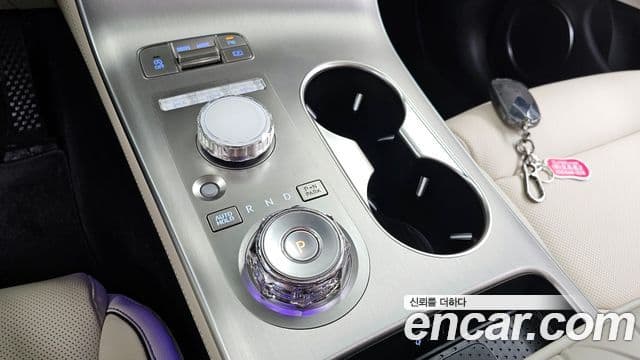 Genesis GV70 2024 — ფოტო 9/20
