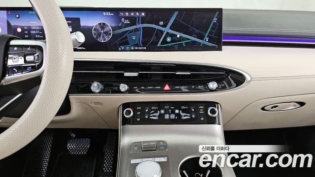 Genesis GV70 2024 — ფოტო 14/20