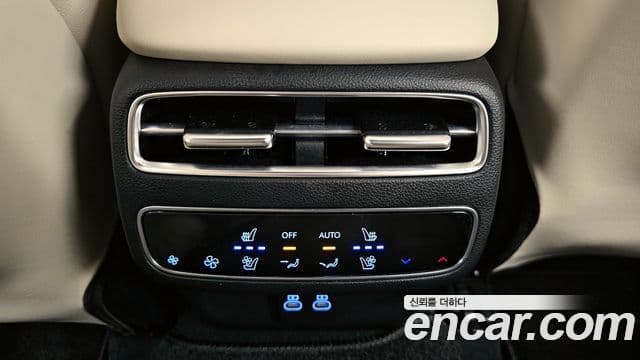 Genesis GV70 2024 — ფოტო 18/20