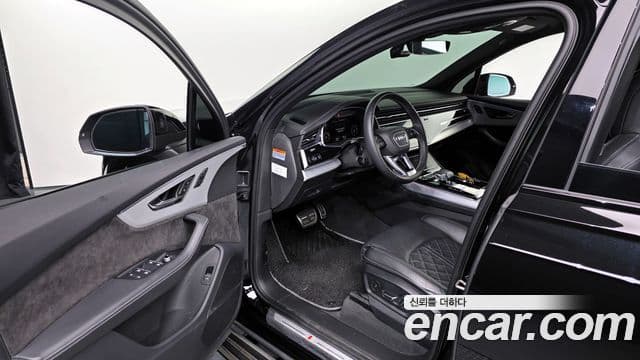 Audi Q7 2022 — Şəkil 10/20