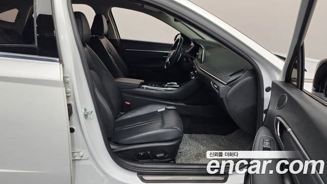 Hyundai Sonata 2021 — ფოტო 11/20