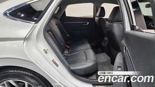 Hyundai Sonata 2021 — ფოტო 12/20