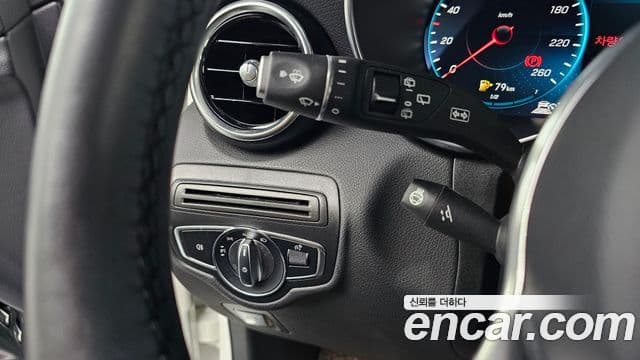 Mercedes-Benz GLC-Class 2021 — ფოტო 15/20