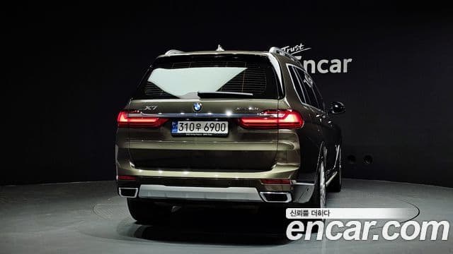 BMW X7 2022 — ფოტო 4/20