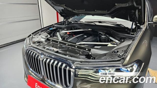 BMW X7 2022 — ფოტო 6/20
