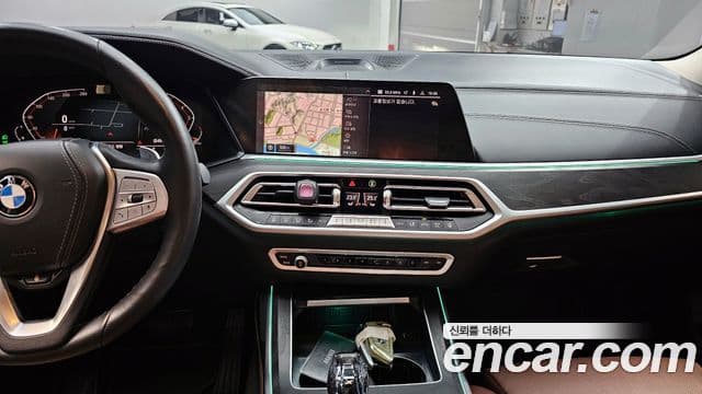 BMW X7 2022 — фото 18 из 20