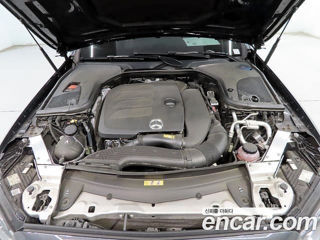 Mercedes-Benz E-Class 2020 — ფოტო 11/20