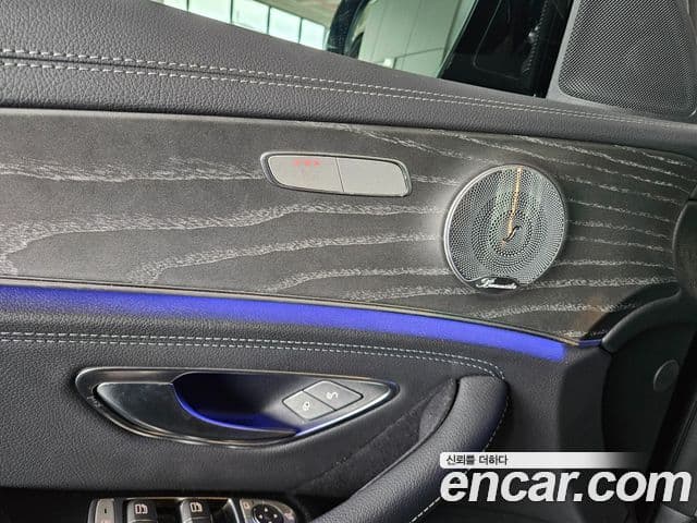 Mercedes-Benz E-Class 2020 — ფოტო 4/20