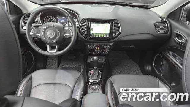 Jeep Compass 2021 — ფოტო 7/20