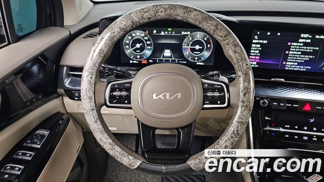 Kia Carnival 2021 — Şəkil 13/20