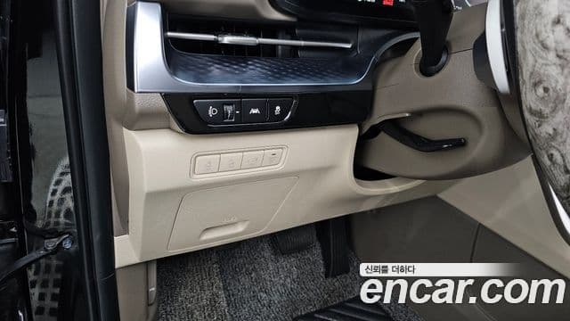 Kia Carnival 2021 — Şəkil 17/20