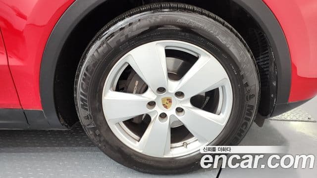 Porsche Cayenne 2023 — ფოტო 5/20