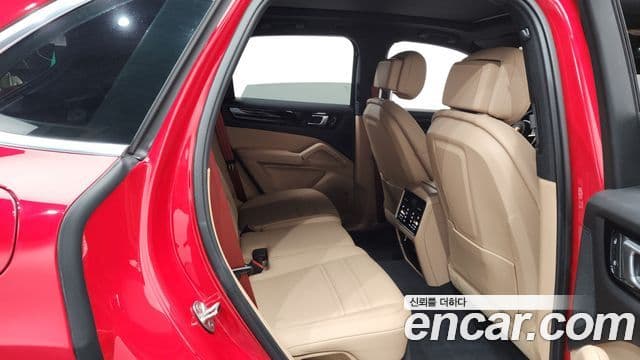 Porsche Cayenne 2023 — ფოტო 12/20