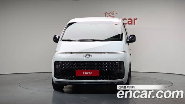 Hyundai Staria 2021 — ფოტო 3/20