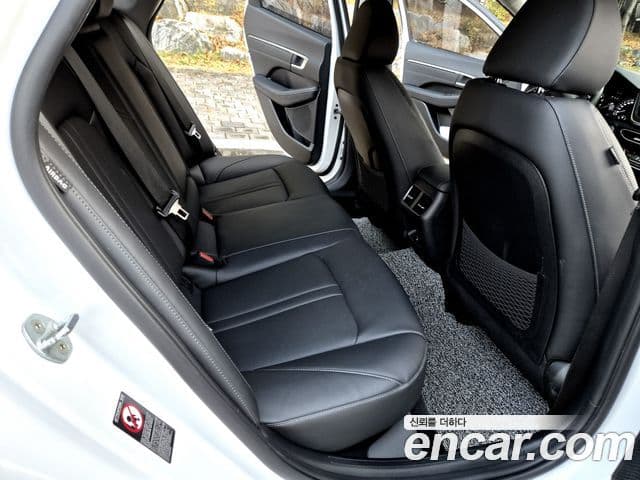 Hyundai Sonata 2021 — ფოტო 13/20