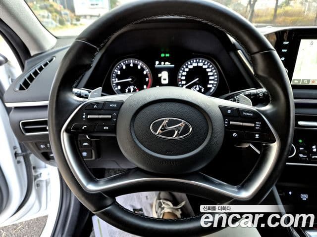 Hyundai Sonata 2021 — ფოტო 16/20