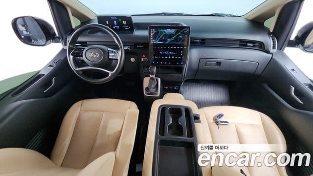 Hyundai Staria 2022 — Photo 9/20
