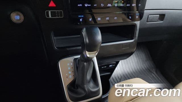 Hyundai Staria 2022 — Photo 5/20