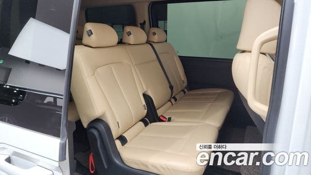Hyundai Staria 2022 — Photo 16/20