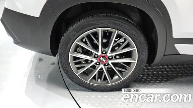 Kia Seltos 2020 — ფოტო 5/20
