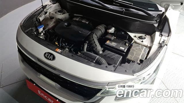 Kia Seltos 2020 — ფოტო 6/20