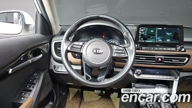 Kia Seltos 2020 — ფოტო 13/20