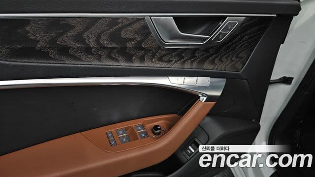 Audi A6 2021 — ფოტო 18/20